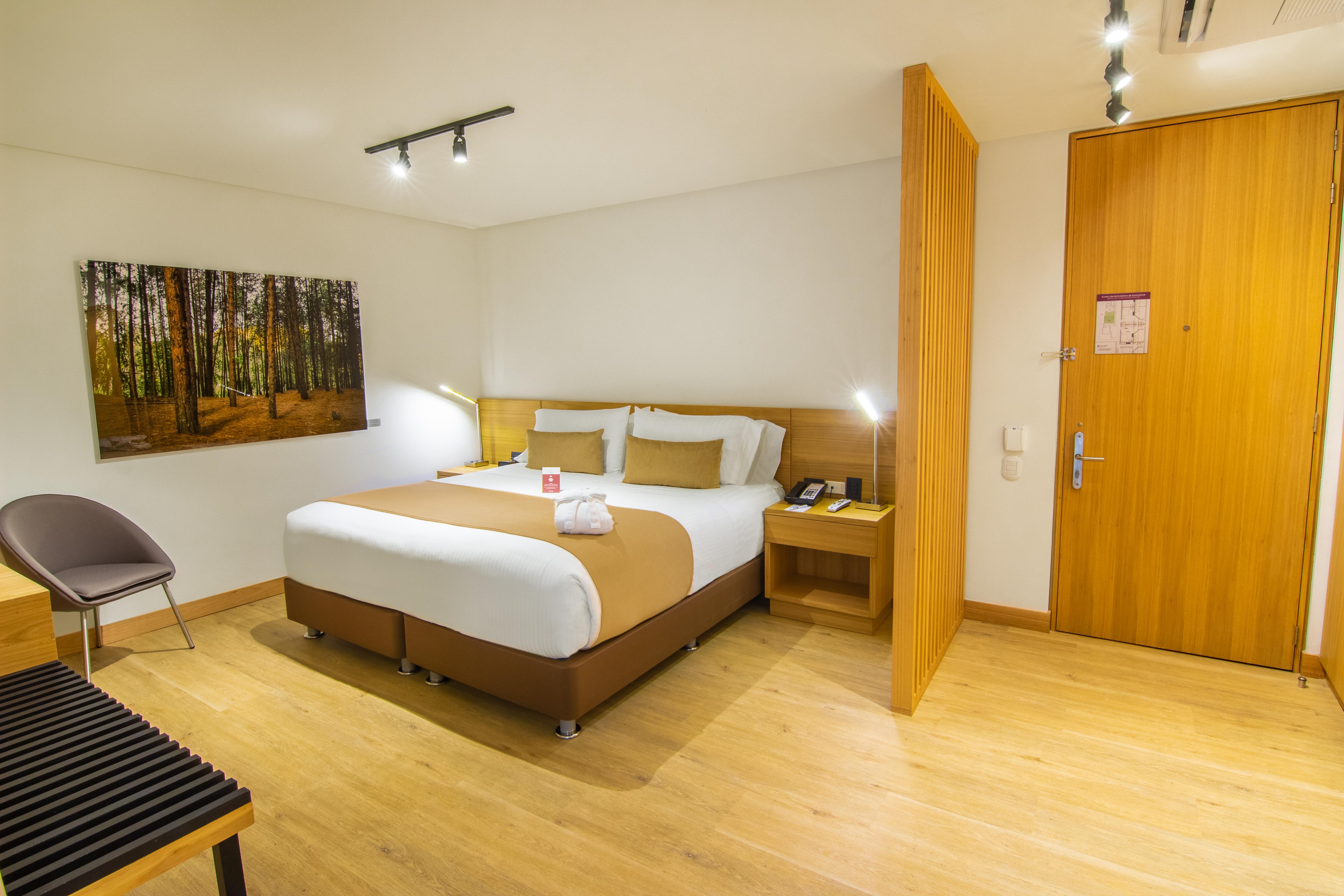 Best Western Plus 93 Park Hotel Bogotá Exteriér fotografie A room at the hotel