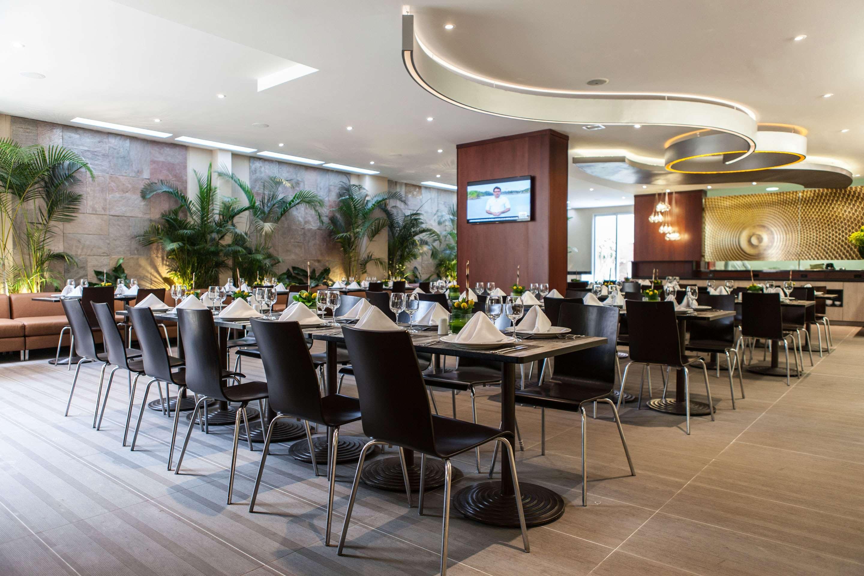 Best Western Plus 93 Park Hotel Bogotá Exteriér fotografie The VIP lounge at Tan Son Nhat International Airport