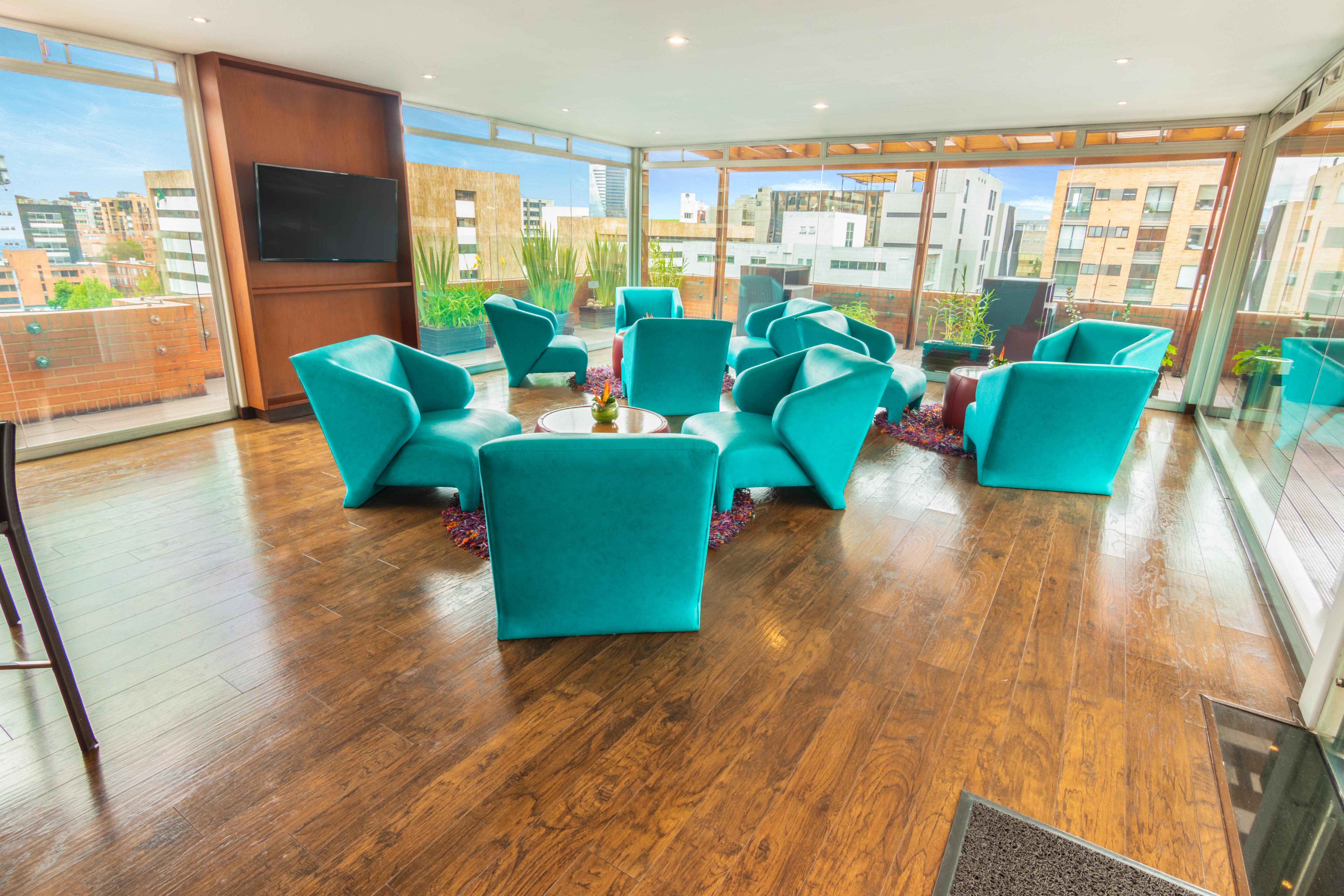 Best Western Plus 93 Park Hotel Bogotá Exteriér fotografie The lounge at the airport